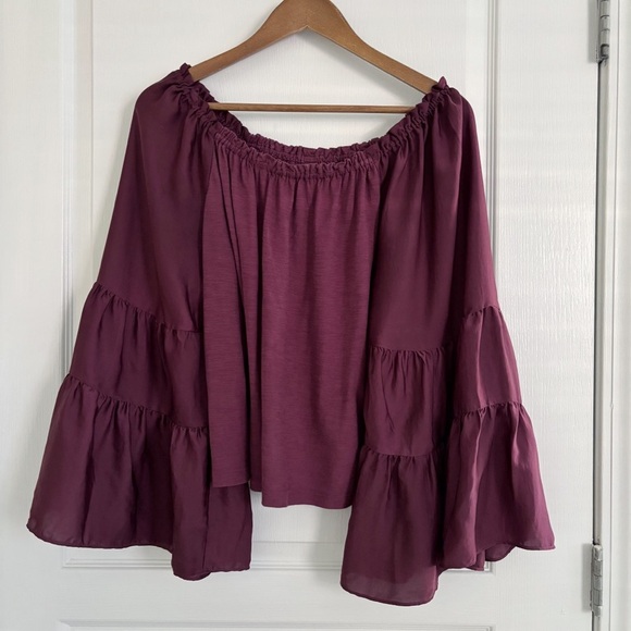 Anthropologie Top Small Gloria Tiered Bell Sleeve Off Shoulder Tee Burgundy - Picture 1 of 9